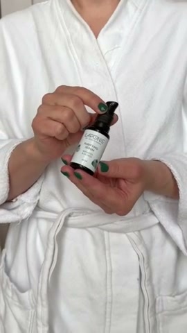 Kia using the Purifying Serum